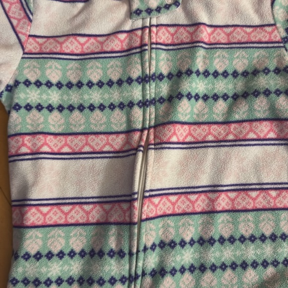 Carter’s PJS - Picture 6 of 8